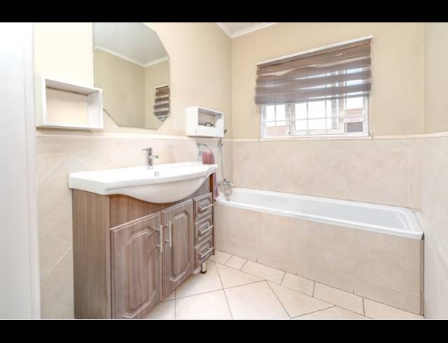 3 BEDROOM DUPLEX FOR SALE IN FERNDALE
